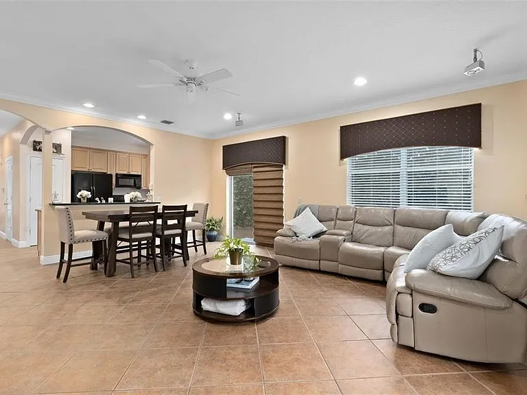 828 Ellwood Ave #J — Photo 10