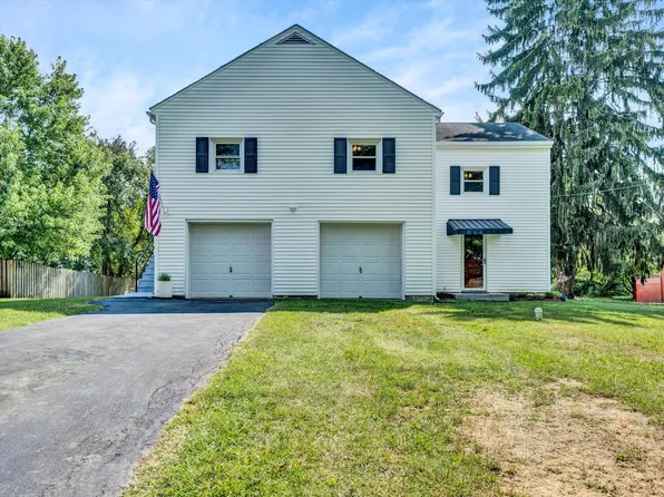 215 S Hill Dr, Christiansburg, VA 24073