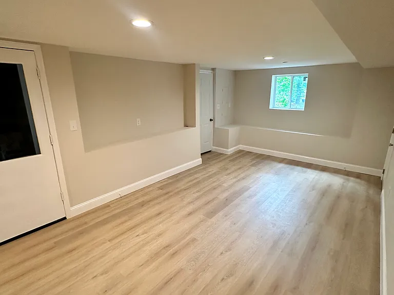 187 California Ave — Photo 4