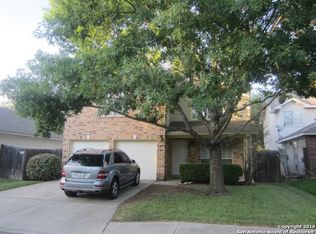 6 Pembroke Ln, San Antonio, TX 78240