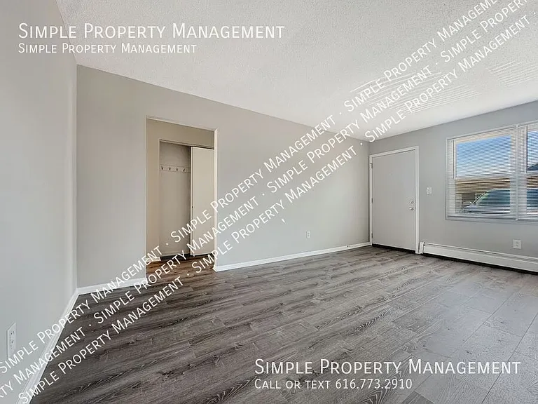650 East St #10 — Photo 2