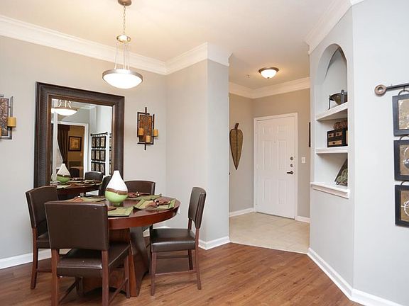 Interior_renovateddiningroom_2