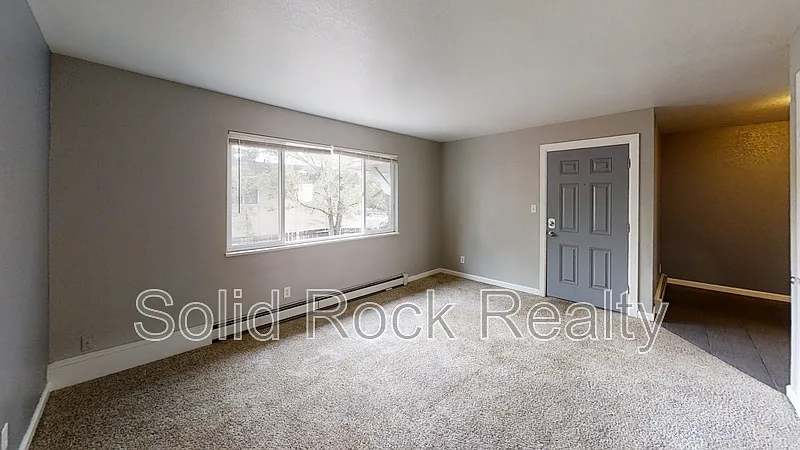 3 bed, 1.0 bath, 1000 sqft, $1,200 — Photo 4