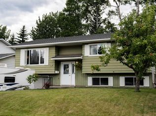 402 S Mountain St, Hinton, AB T7V 1K6
