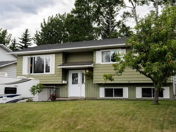 402 S Mountain St, Hinton, AB T7V 1K6