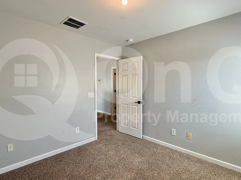 1605 W Central Ave — Photo 16
