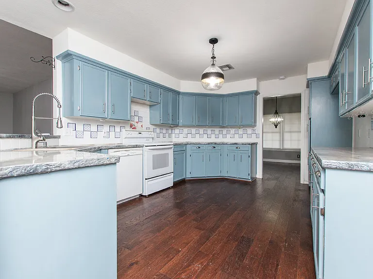 3003 Oakwood Dr — Photo 9