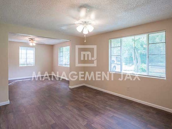 4th image of 3347 Columbus Ave