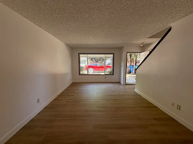living room - 1903 E 9th St #3