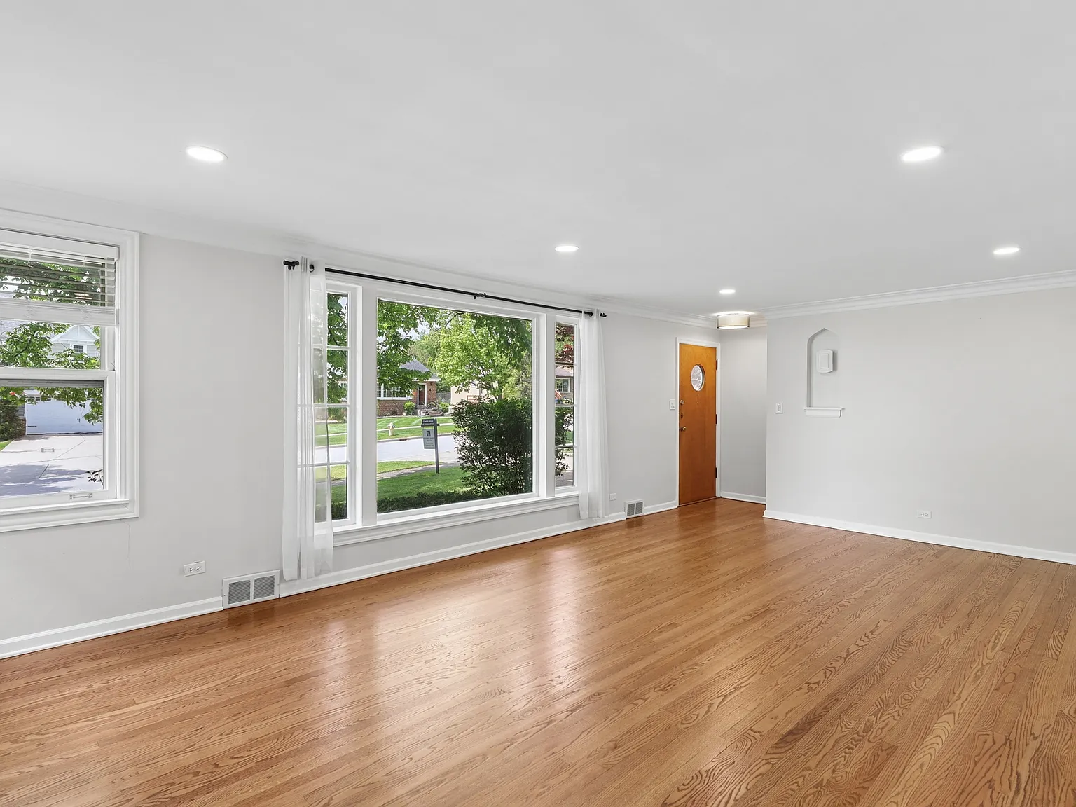 2 bed, 1344 sqft, $2,950 — Photo 2