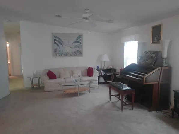 2716 Niagara Way, Grand Island, FL 32735