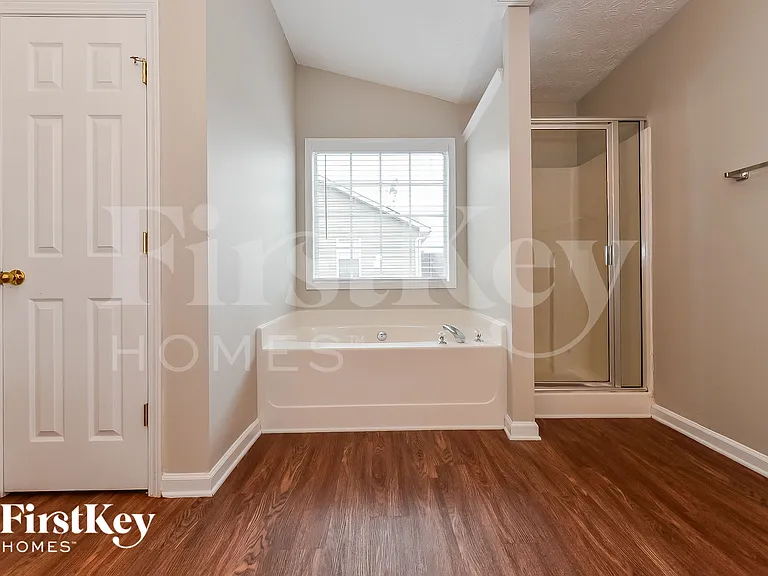 740 Winbrook Dr — Photo 8