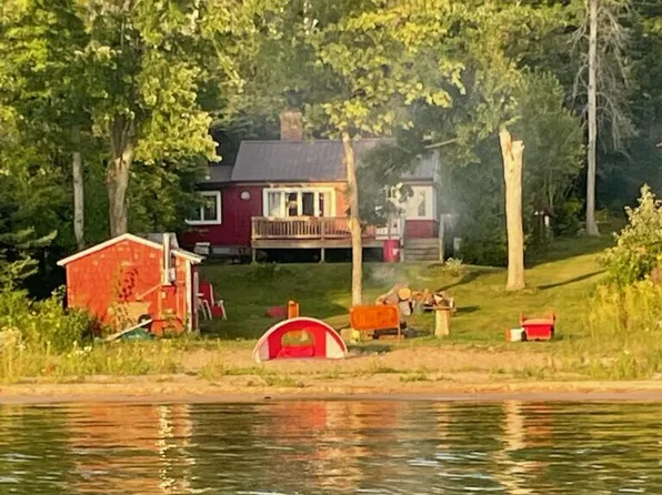 3756 S Westshore Dr, Sault Sainte Marie, MI 49783