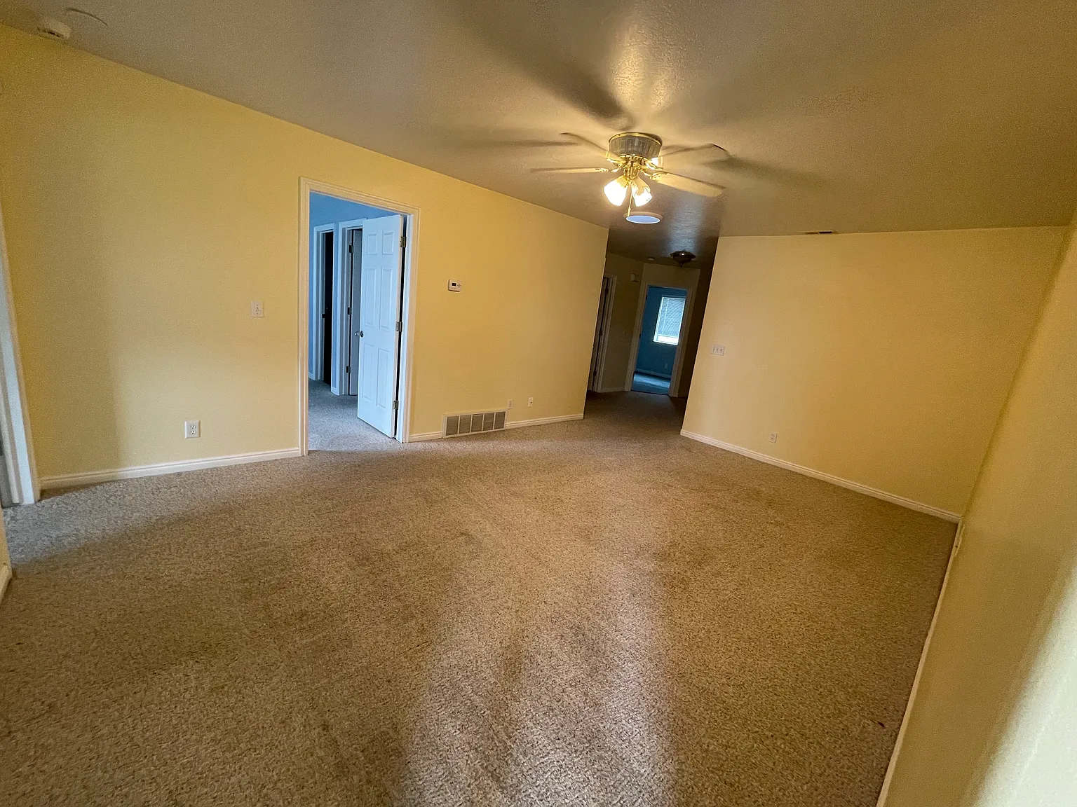 3 bed, 1150 sqft, $1,600 — Photo 3