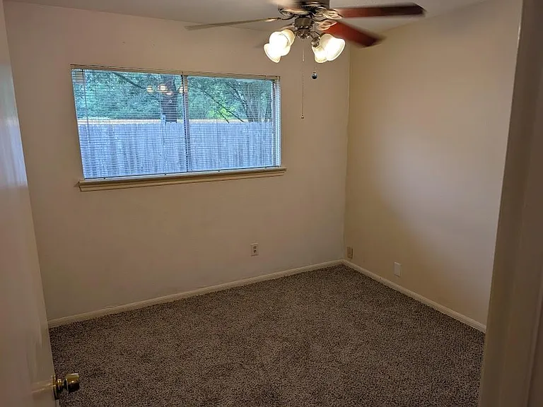 9830 Thistle Trail Dr — Photo 12