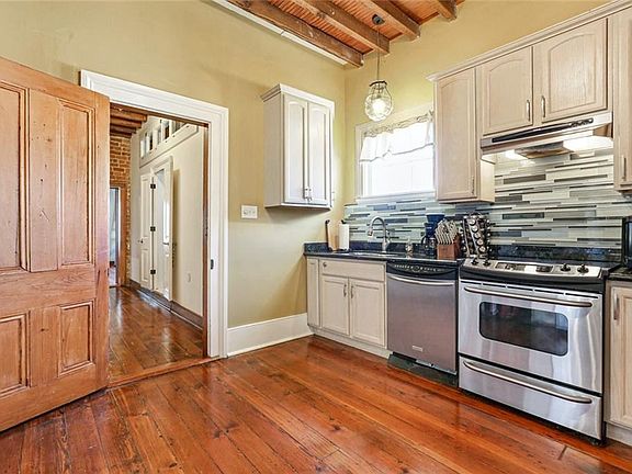 5th image of 1404 Prytania St #G2