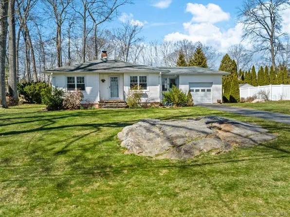 35 Oak Ridge Road, Branford, CT 06405
