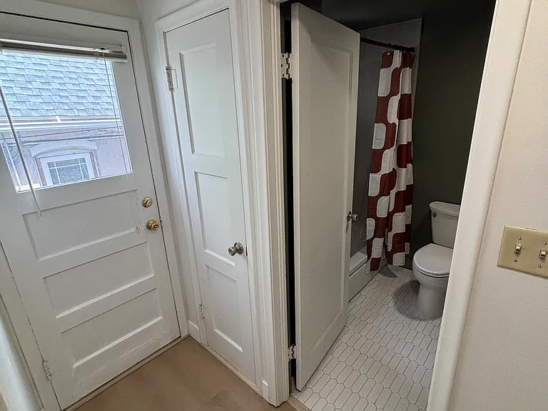 850 S Lake St #3 — Photo 11