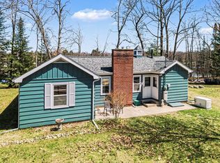 6408 Sylvan Dr, Gladwin, MI 48624