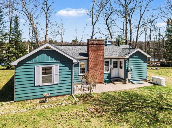 6408 Sylvan Dr, Gladwin, MI 48624