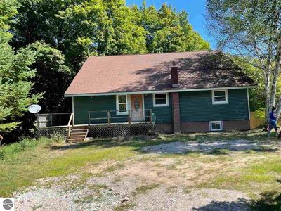 3301 Bayshore Dr, Suttons Bay, MI, 49682
