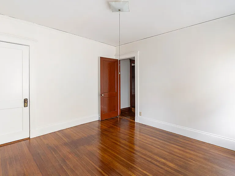 29-31 Chatham St #2 — Photo 14