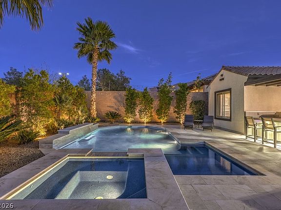 4th image of 2440 Chateau Napoleon Dr
