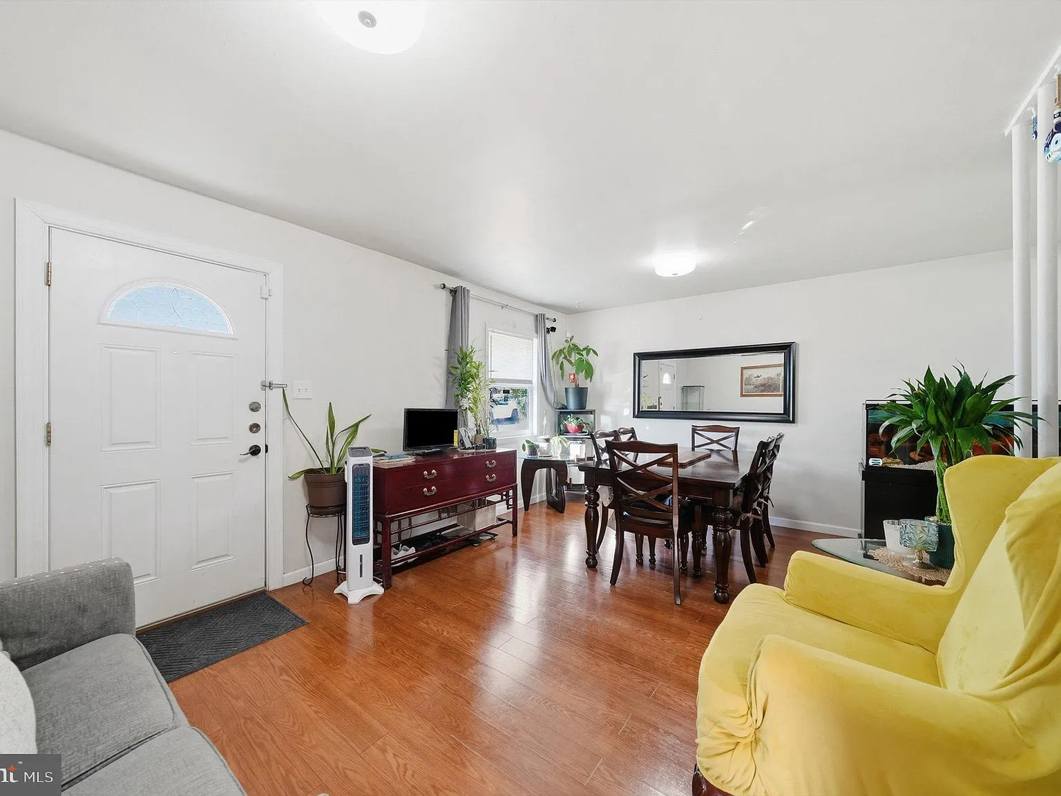 4 bed, 2.0 bath, 1080 sqft, $2,800 — Photo 3