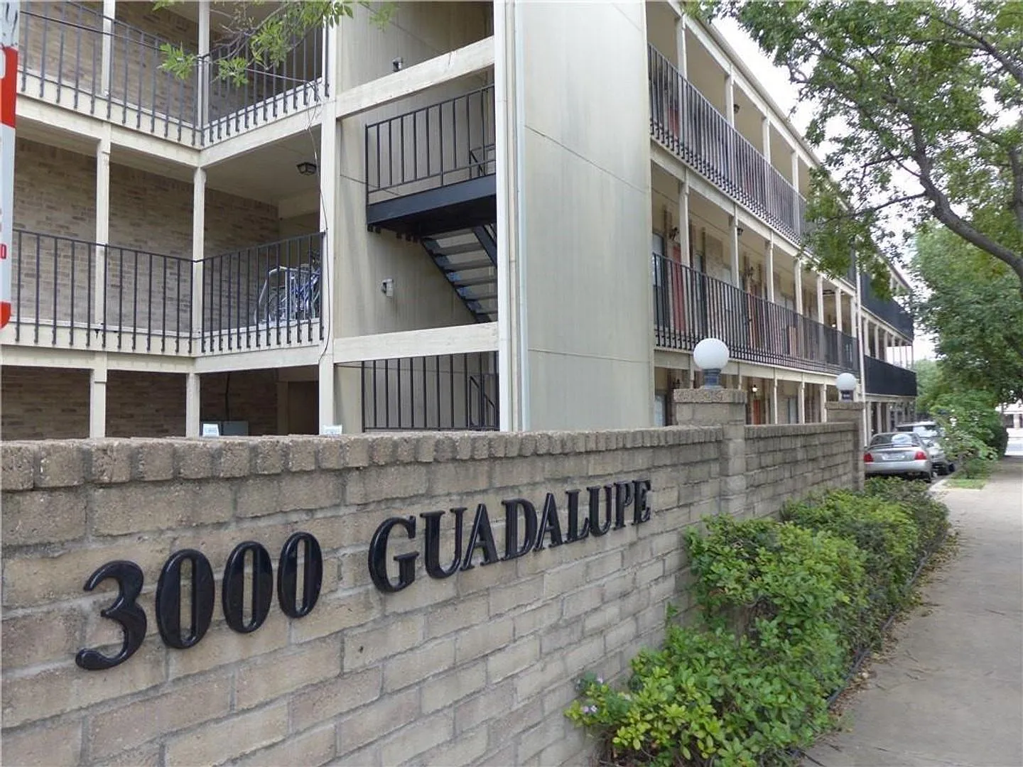 3000 Guadalupe St — Photo 1
