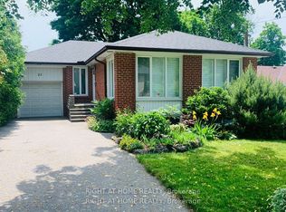 23 Fenelon Dr, Toronto, ON M3A 3K2