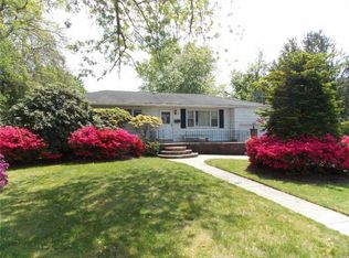 120 Ithaca St, Bay Shore, NY 11706