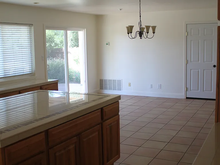 3610 Cerrito St — Photo 9