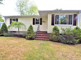 35 Longmeadow Rd, Beverly, MA 01915