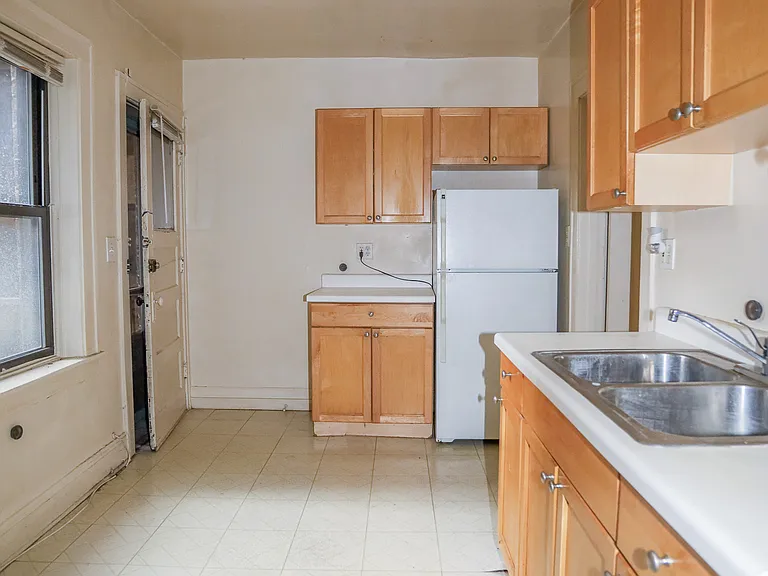 2956 N Seeley Ave #2 — Photo 10