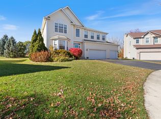 9 Lake Plumleigh Ct, Algonquin, IL 60102