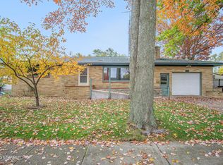 971 Sherwood Rd, Muskegon, MI 49441