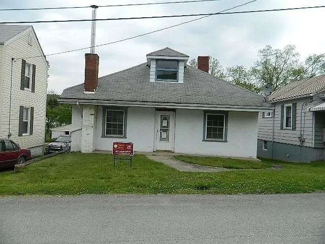 75 Highland Ave photo 1