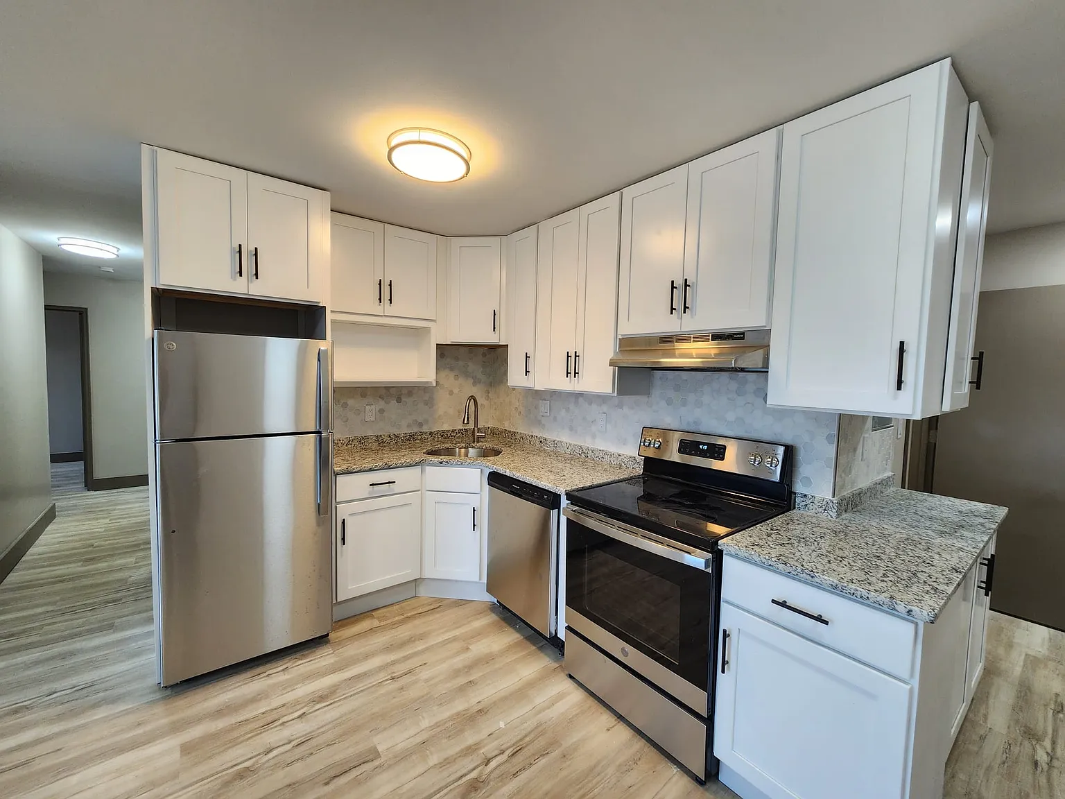 2 bed, 1.5 bath, 1400 sqft, $2,150 — Photo 3