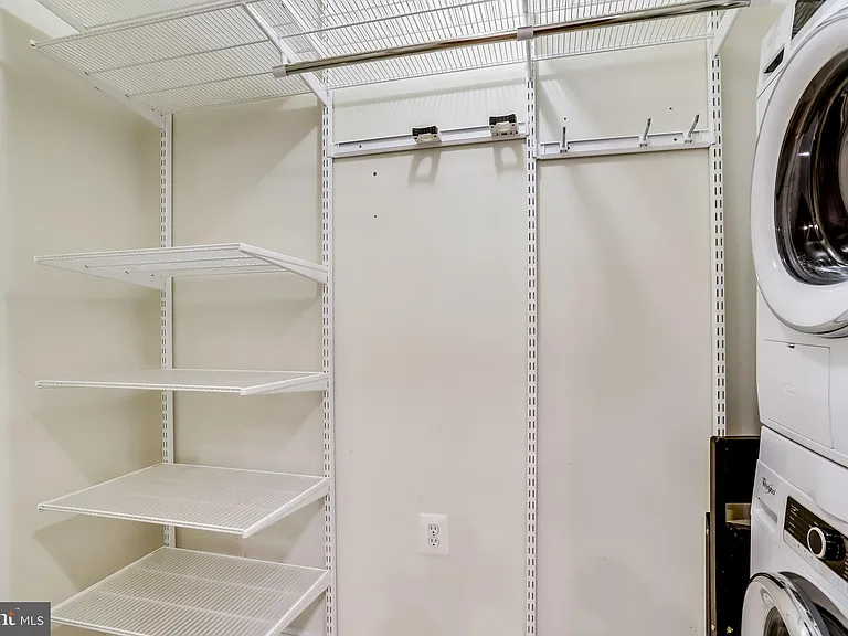 1115 Cameron St #208 — Photo 39