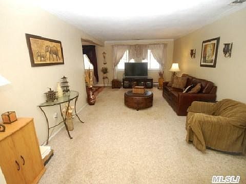 5th image of 54 Chelsea Dr