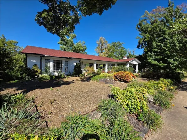 610 W Central Ave, Bentonville, AR 72712