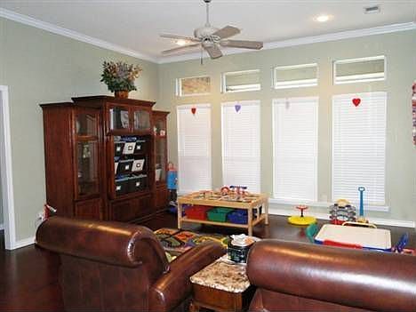 4th image of 4609 Woodhollow Dr