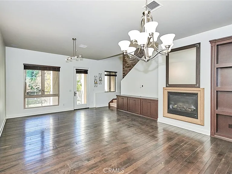 15 Vantis Dr — Photo 23