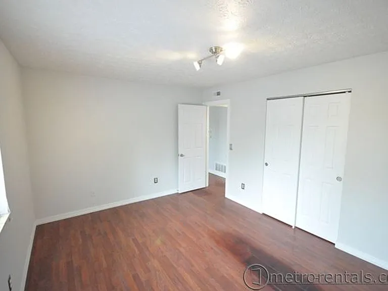 188-190 E Kinnear Aly #192 — Photo 8
