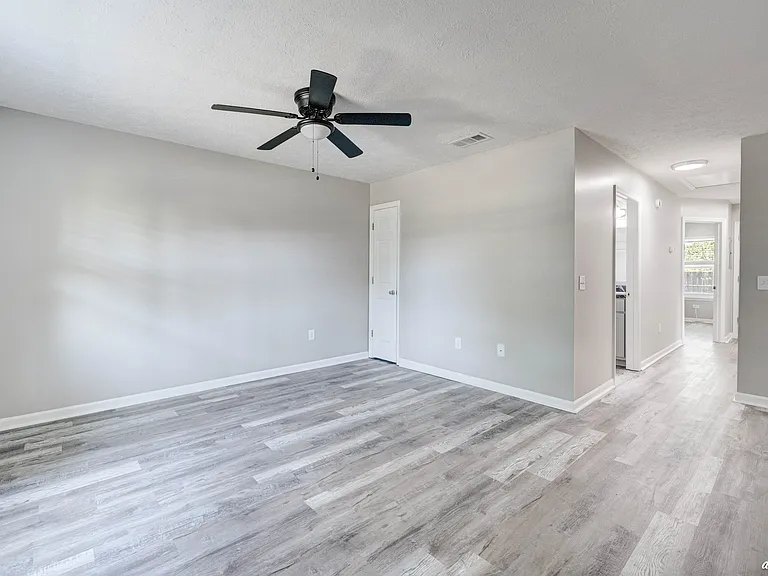 3712 Burnham Way — Photo 7