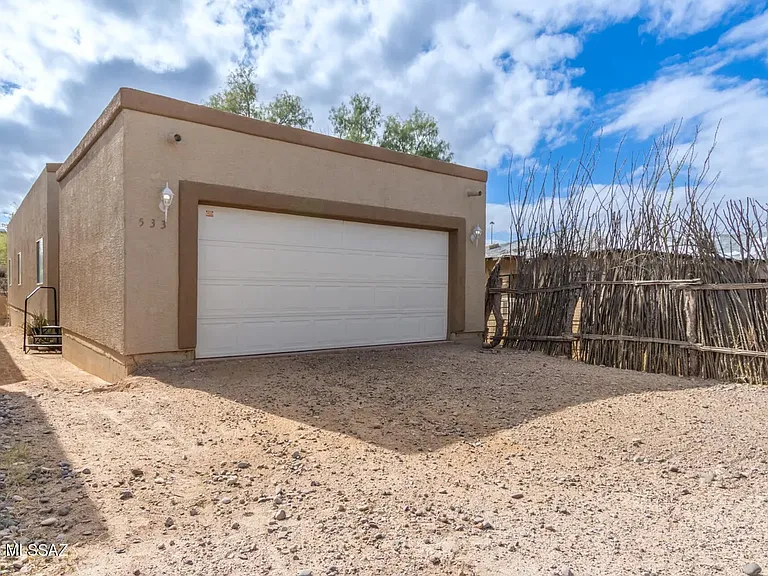 533 W San Xavier St — Photo 11
