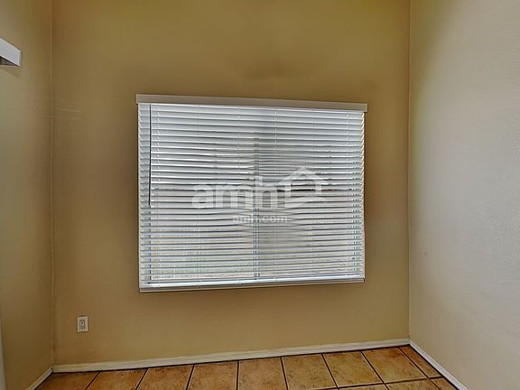 5th image of 230 N Leoma Ct