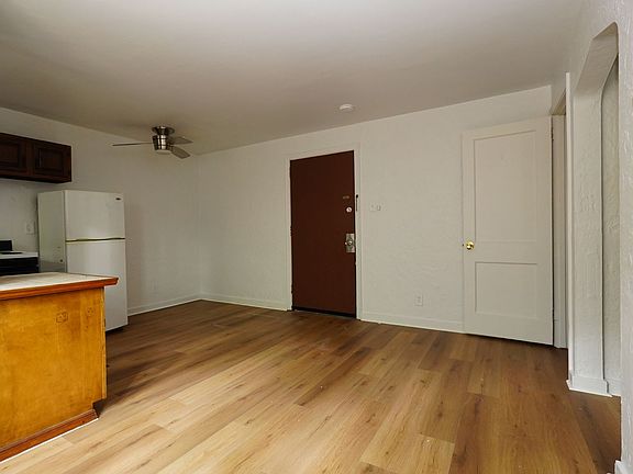 4th image of 330 Greenlee Rd #14