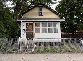 15 Manhattan St, Springfield, MA 01109