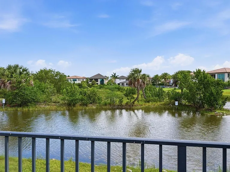 11415 Watercrest Cir E — Photo 107